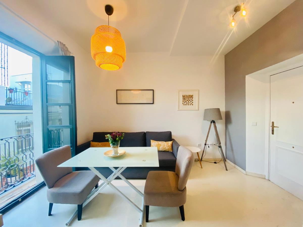 Apartamento Alvarez Quintero - Catedral Sevilla Bagian luar foto